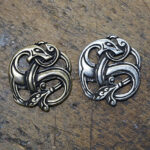 Amulett Drache Messing oder Silberfarben