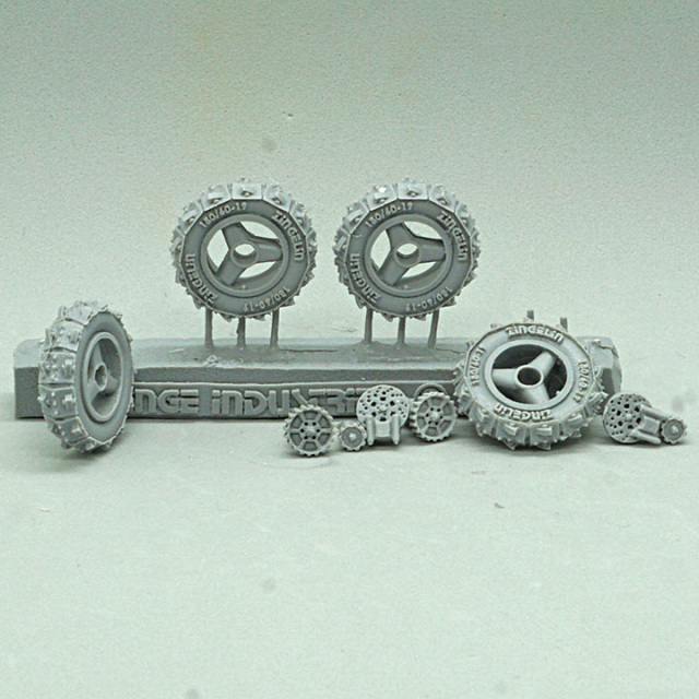 s414329983377326361_p1360_i511_w640.jpeg Motorradreifen mit Spikes D2.5cm 4Stk. – Bild 1