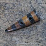 Knebel aus Horn und Holz