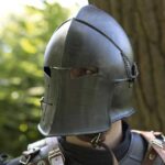 Barbuta Klapphelm brueniert